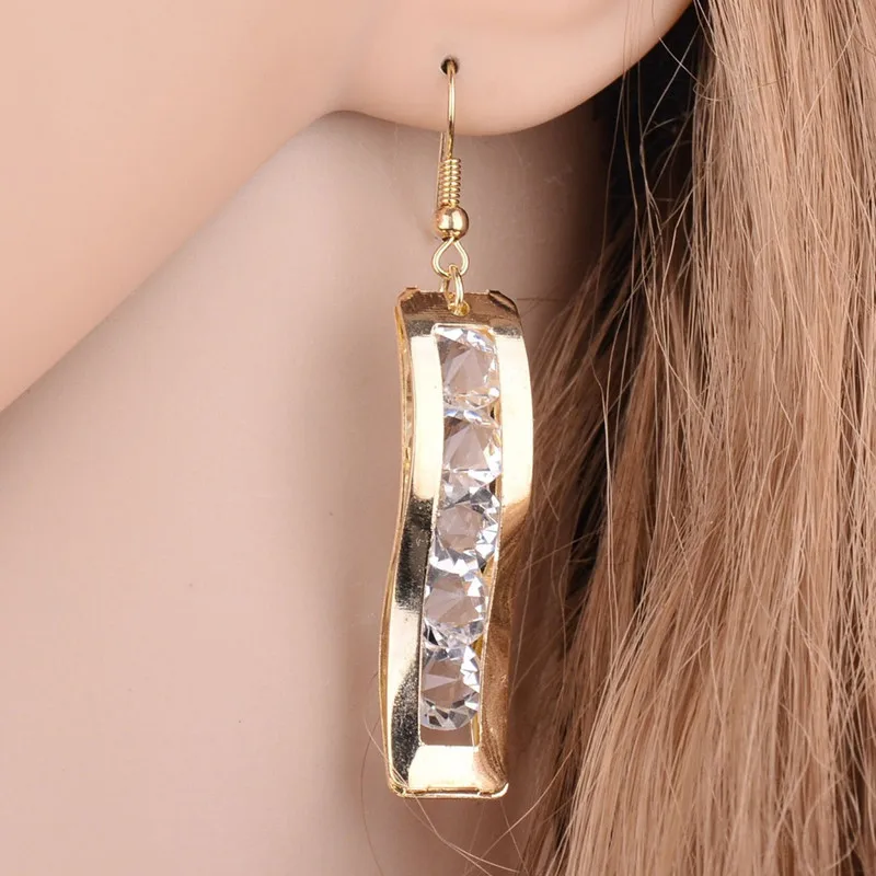 2024 Fashion Gilded Pendant Earrings Woman Geometric Crystal Rhinestone Dangel Long Earrings Women Bohemian Decoration Brincos