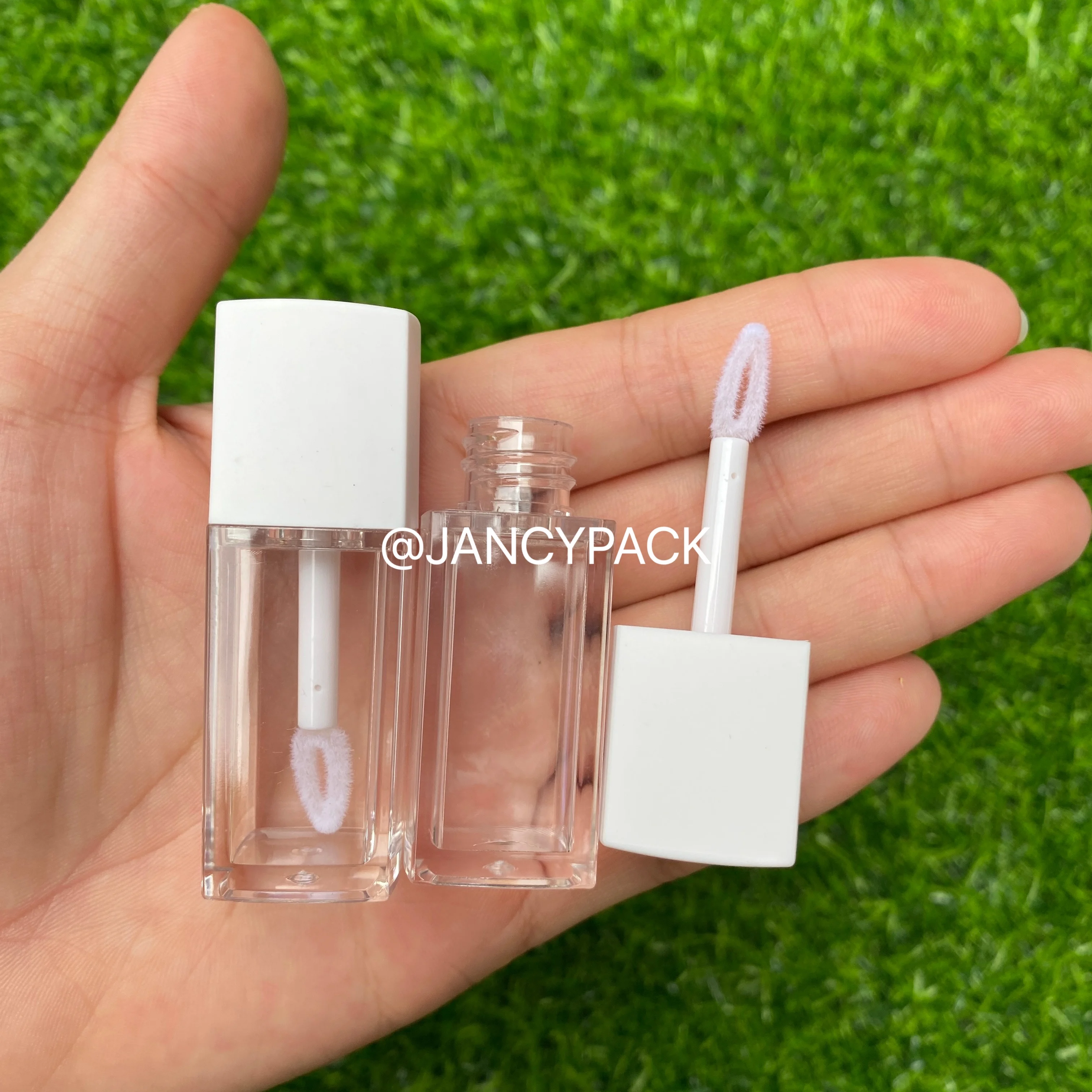 الجملة 5.5 مللي تغليف ملمع الشفاه الجديد بالجملة أبيض أسود شعار مخصص مستحضرات التجميل أنابيب ملمع الشفاه مع عصا زجاجة إعادة الملء