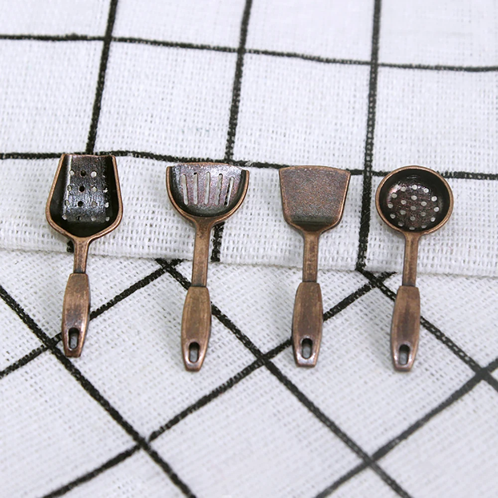 4Pcs 1/12 Dollhouse Miniature อุปกรณ์เสริมโลหะผสม Mini Skimming ช้อน Shovel จำลองเครื่องครัวบ้านตุ๊กตาตกแต่ง