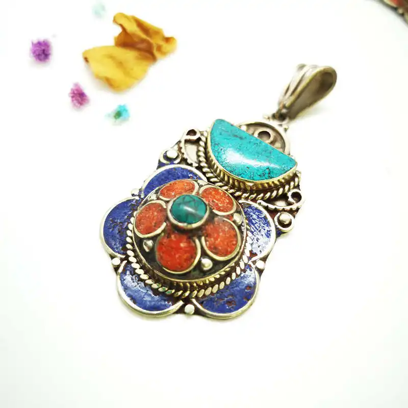 2022 New Handmade Vintage Flower Pendants Copper Inlaid Colorful Stone Tibetan Jewelry TBP608