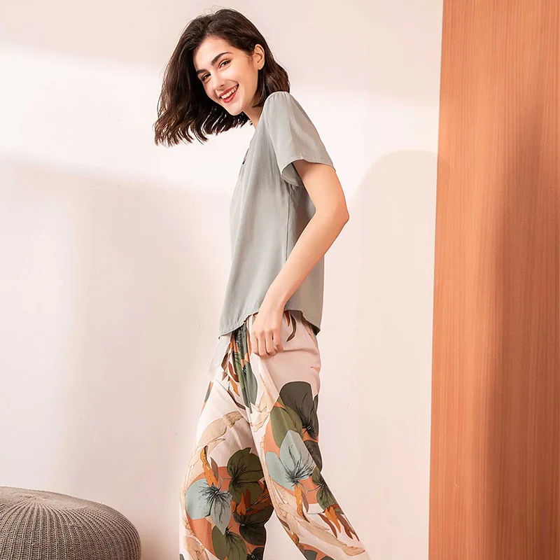 2024 Summer New Women V-Neck Leaves Printed Pajamas Set Ladies Comfort Simple Style Sleepwear Loose Soft Casual Wear Homewear