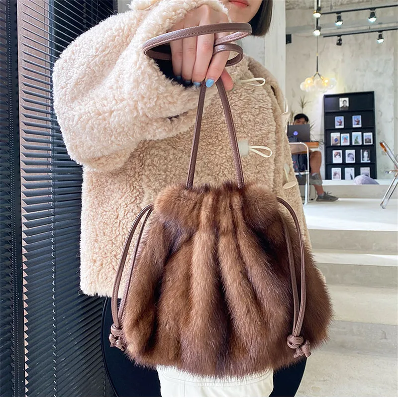 Women\'s Bag Ladies Real Mink Messenger Bag Ladies Fashion should Bag Fluffy Mink Fur Drawstring Fur Bag Bags For Women