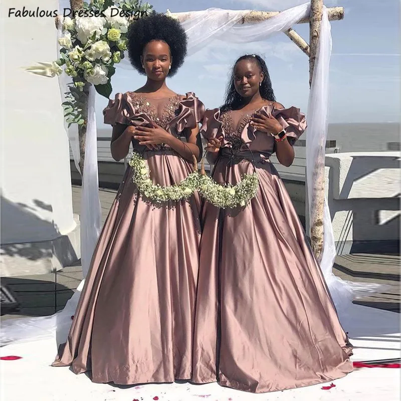 

Brown Applique Lace Bridesmaid Dresses Puff Off Shoulder Sheer O-Neck Long A Line Bridal Party Dress African Women Prom Gown