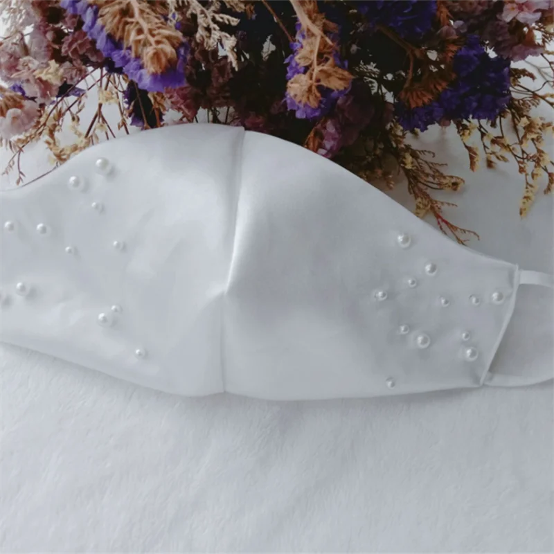 Masque de mariée en Satin ivoire fait à la main, masques de luxe pour la mariée et le marié, masques de protection pour le visage à perles artisanales