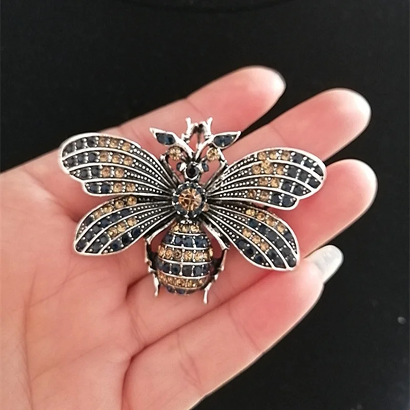 

Exquisite butterfly insect collar pin brooch suit sweater beetle accessories party pin badge brooches holiday gift
