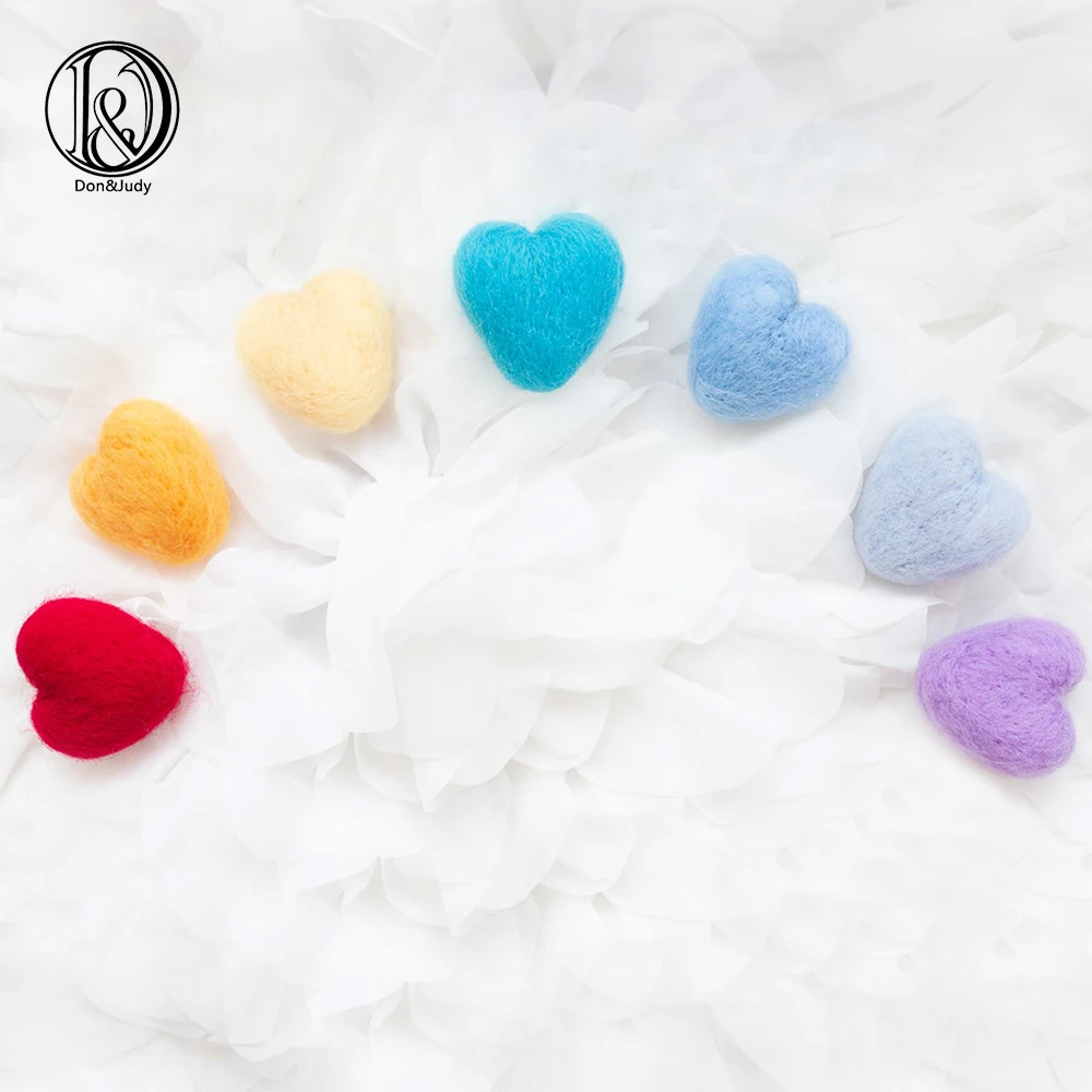 D&J 7PCS Pack Newborn Handmade Wool Felt Heart Shape Photography Studio Props Infant Fotografia Accessories Baby Girl Boy Photo