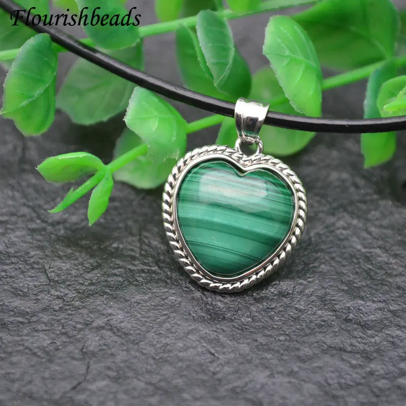 Natural Malachite Stone Free From Impurities Gemstone Heart Shape Annual Circle Pendant Leather Chain Necklace Vintage Jewlery