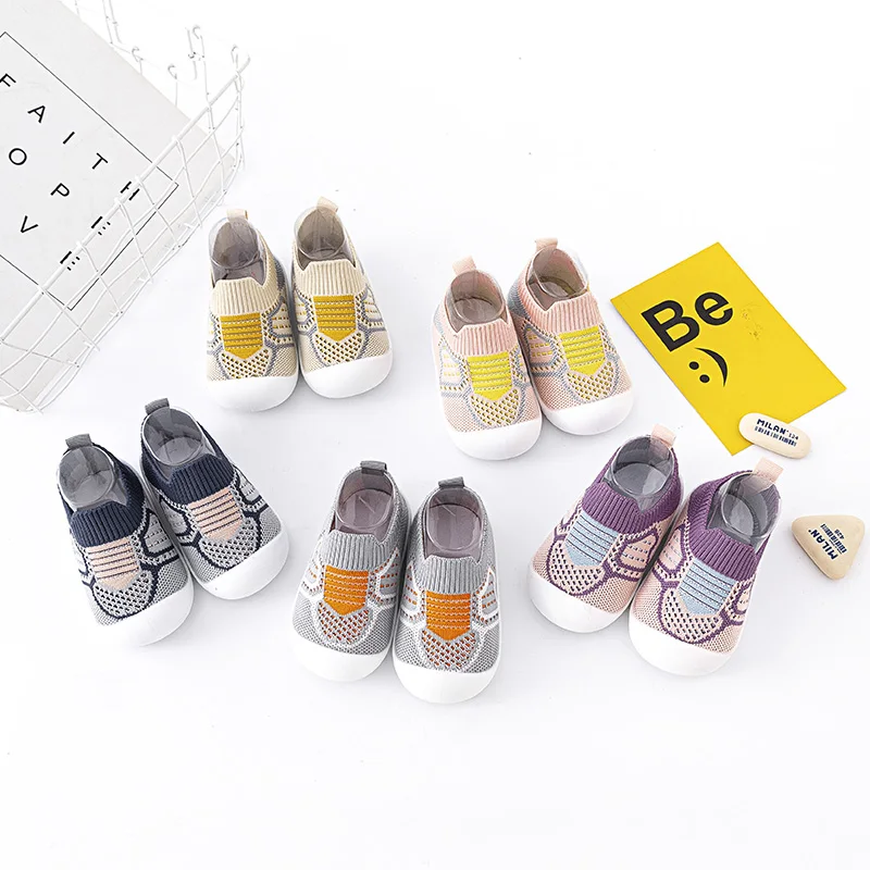 Zapatos de malla transpirables para bebé, zapatillas informales sin cordones, fondo suave, primavera y verano, novedad