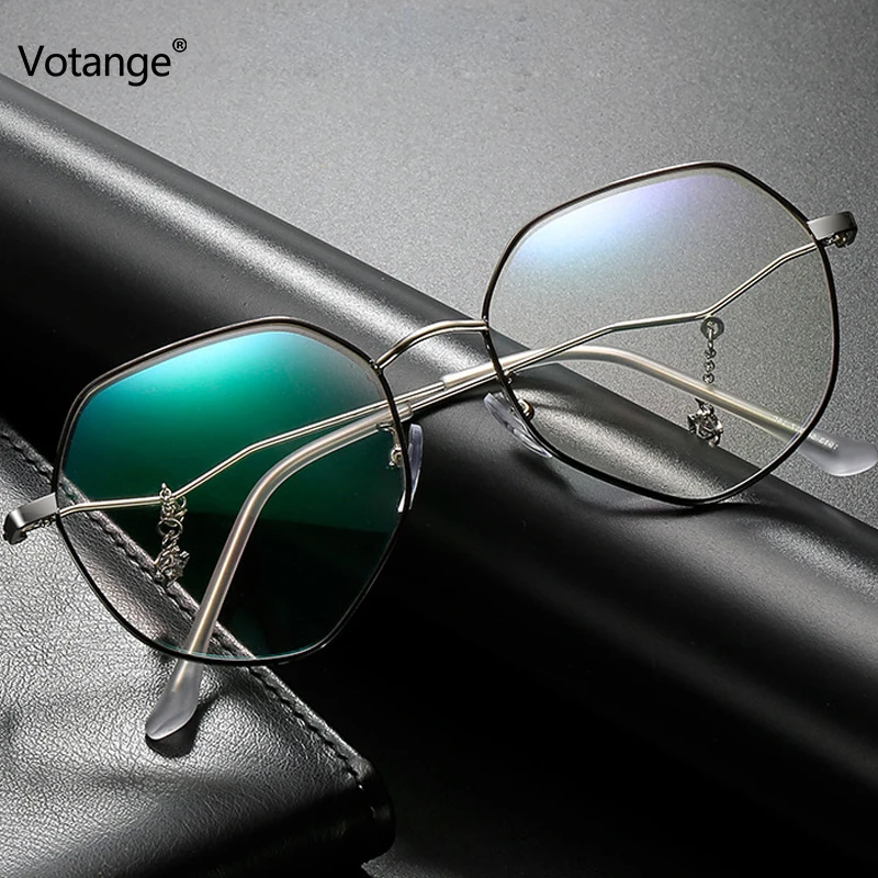 

2020 vintage retro blue light glasses frame metal irregular pendant oversized eyeglasses thin face female plain eyewear E035