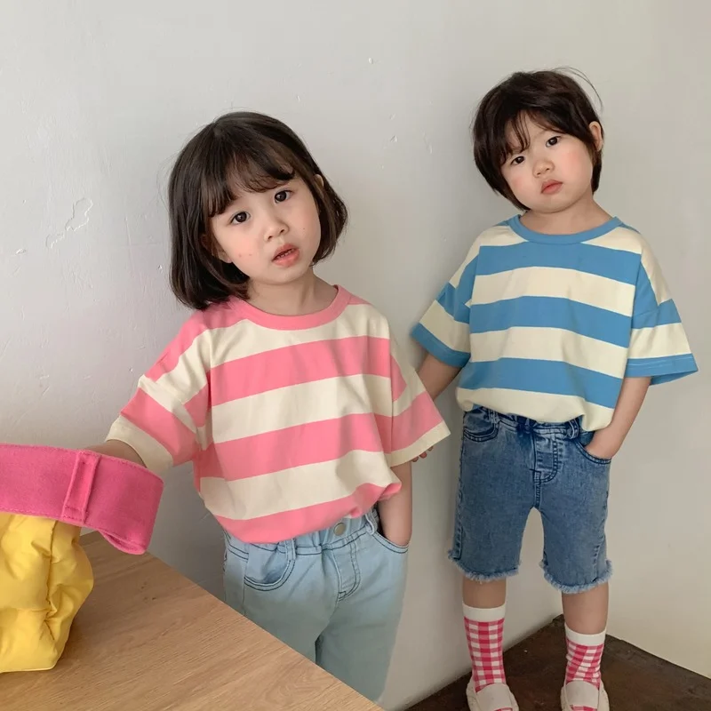 Camisetas de manga corta a rayas de estilo coreano para niños, camisetas casuales sueltas de algodón para niños y niñas, Verano