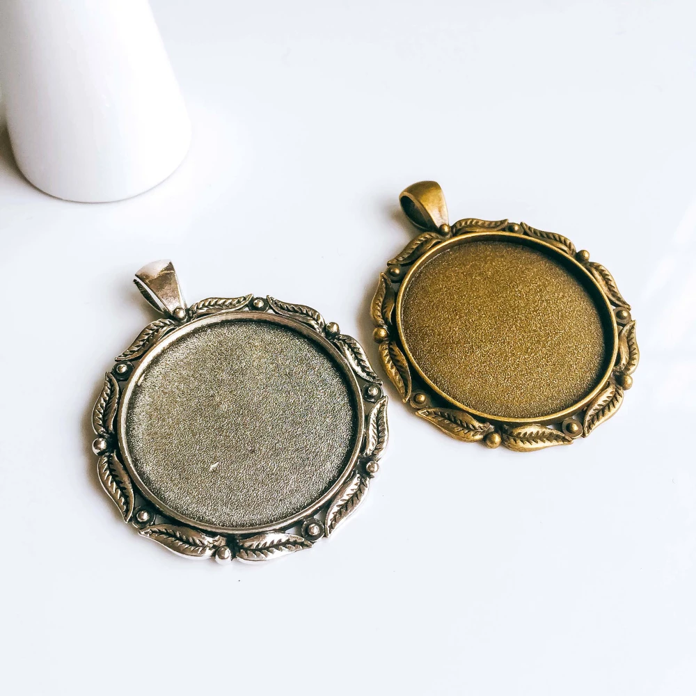 5pcs/lot 30mm Necklace Pendant Setting Antique Bronze Silver Color Glass Cabochon Blank Base Supplies for Jewelry Finding T81