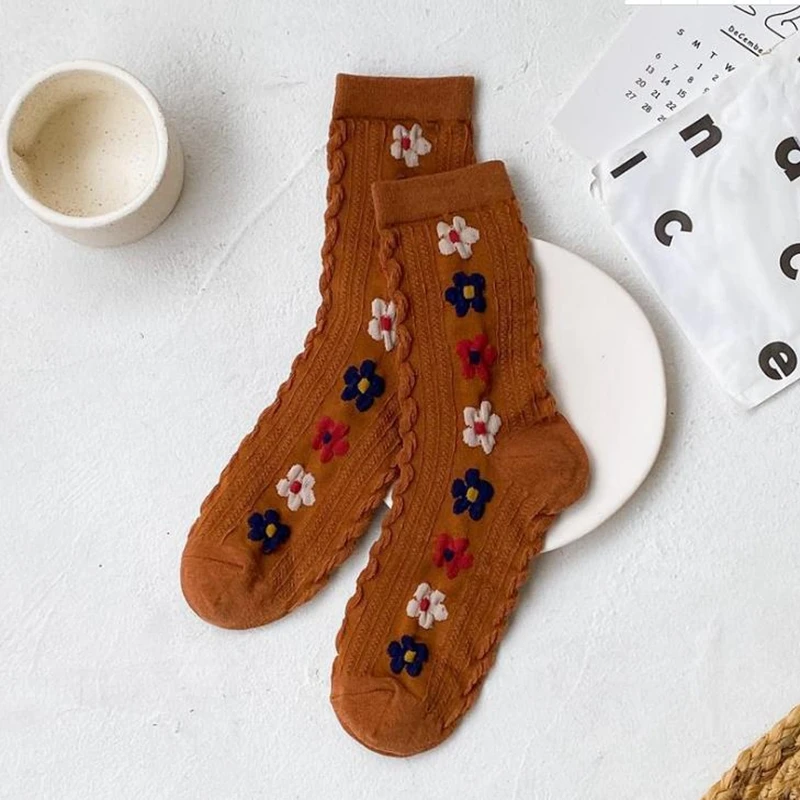 Autumn and Winter Worsted Cotton Women Socks Japanese Harajuku Retro Embossed Art Style Flowers Fashiona Cute Girls Crew Socks