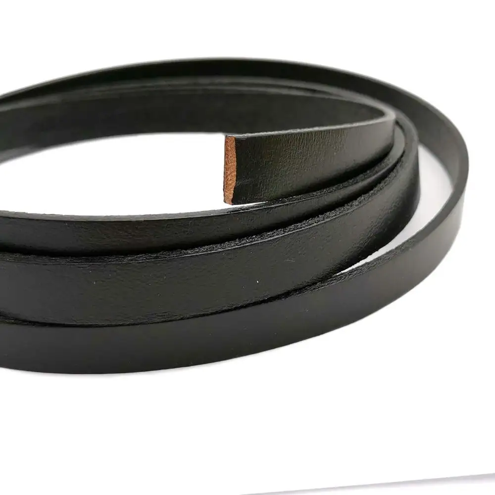 Aaazee 1 jard 10 mm x 2 mm z czarną powłoką z prawdziwej skóry bydlęcej, płaski skórzany pasek o szerokości 10 mm do biżuterii bransoletkowej DIY