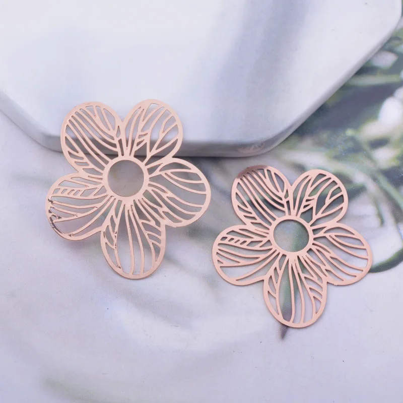50 Stück AB6540 31*28mm bemalte Blumenanhänger DIY Schmuck Ohrring Zubehör – Detail 8