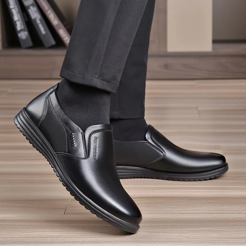 New Genuine Leather Men\'s Shoes Lightweight  Comfortable Casual Work Shoes  Slip-on Cowhide Soft Male Shoes  plus size 45 46 47