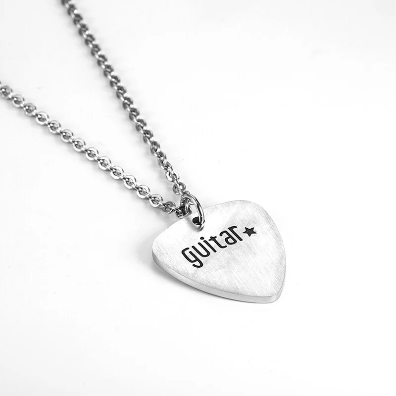 New Heart Shaped Guitar Pick Pendant Necklace Men\'s Women\'s Necklace Metal Sliding Pendant Accessories Jewelry Guitar Pick Gift