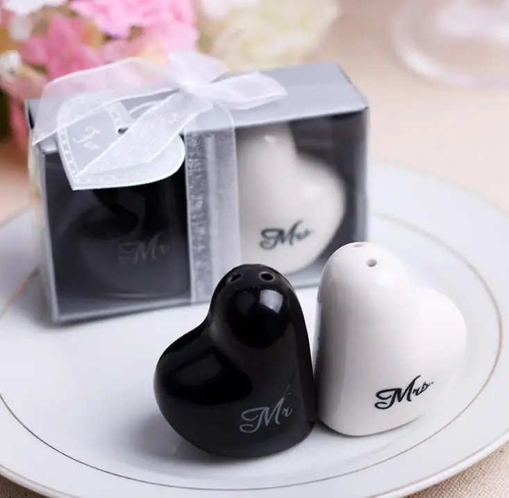 200pcs heart shaped Mr. & Mrs Ceramic Salt and Pepper Shakers wedding return gifts souvenirs SN749