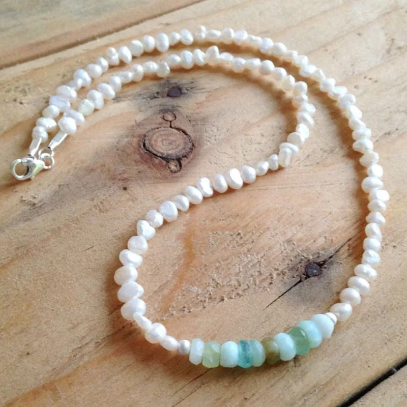 Pearl. Necklace. Freshwater pearl. Peruvian opal.