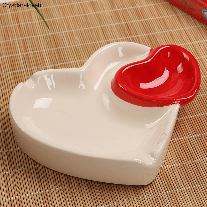 Personality Double Heart Shaped Ceramic Ashtray Multi-function Practical Lovely Cigarette Accessories Home Theme Decoration Craf