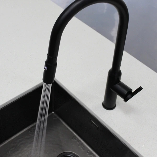 Black Brass Kitchen Faucet with Pull Down Sprayer ,top quality kitchen sink faucet Magnetic Docking Spray Head, Matte Black