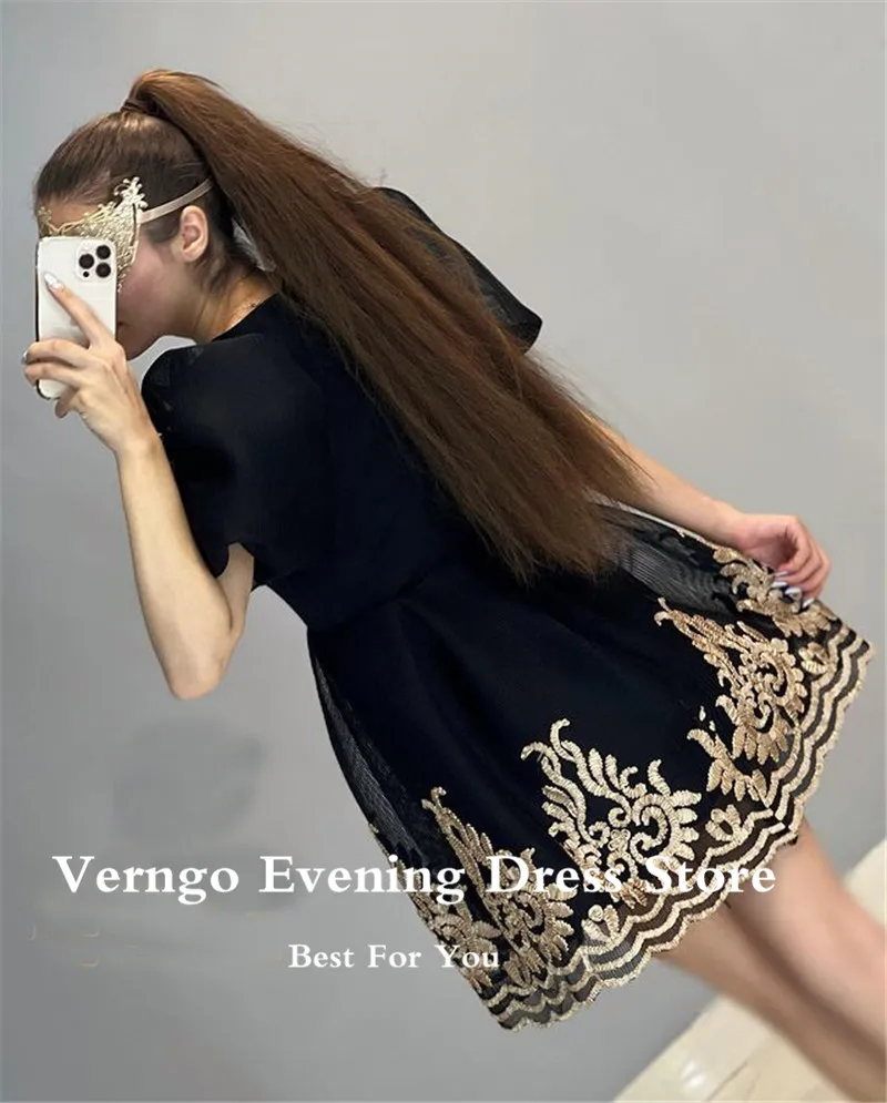 Verngo Black/Red Short Prom Dresses Modest O-Neck Short Sleeves Gold Lace Applique Mini Party Dress Women 2022 Cocktail Dress