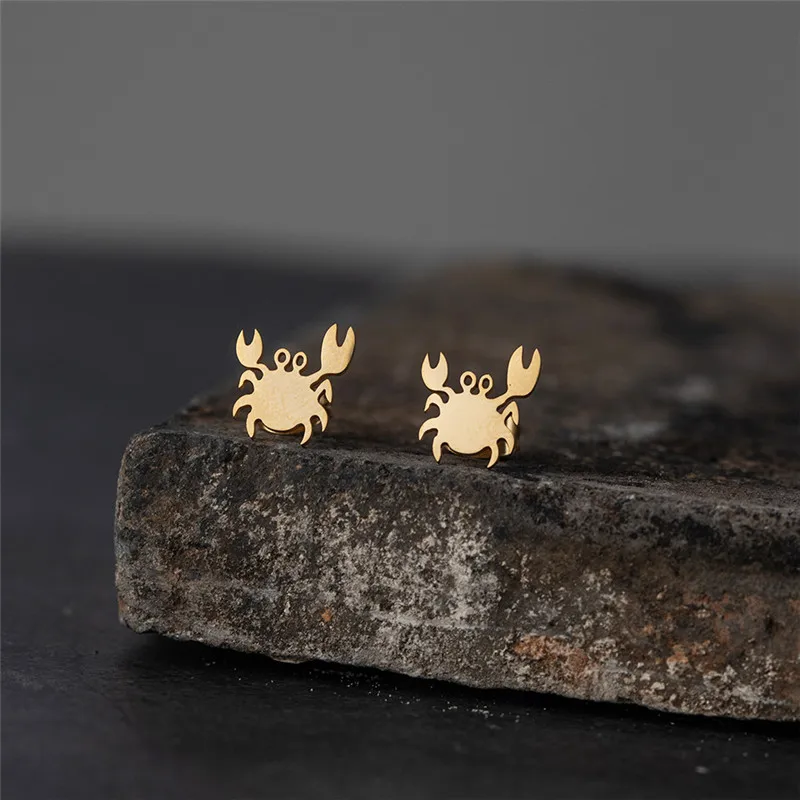 Yungqi New Fashion Punk Crab Earring for Teens Women Men Ear Stud Cool Animal Jewelry Vintage Earings Accessories Metal Brincos