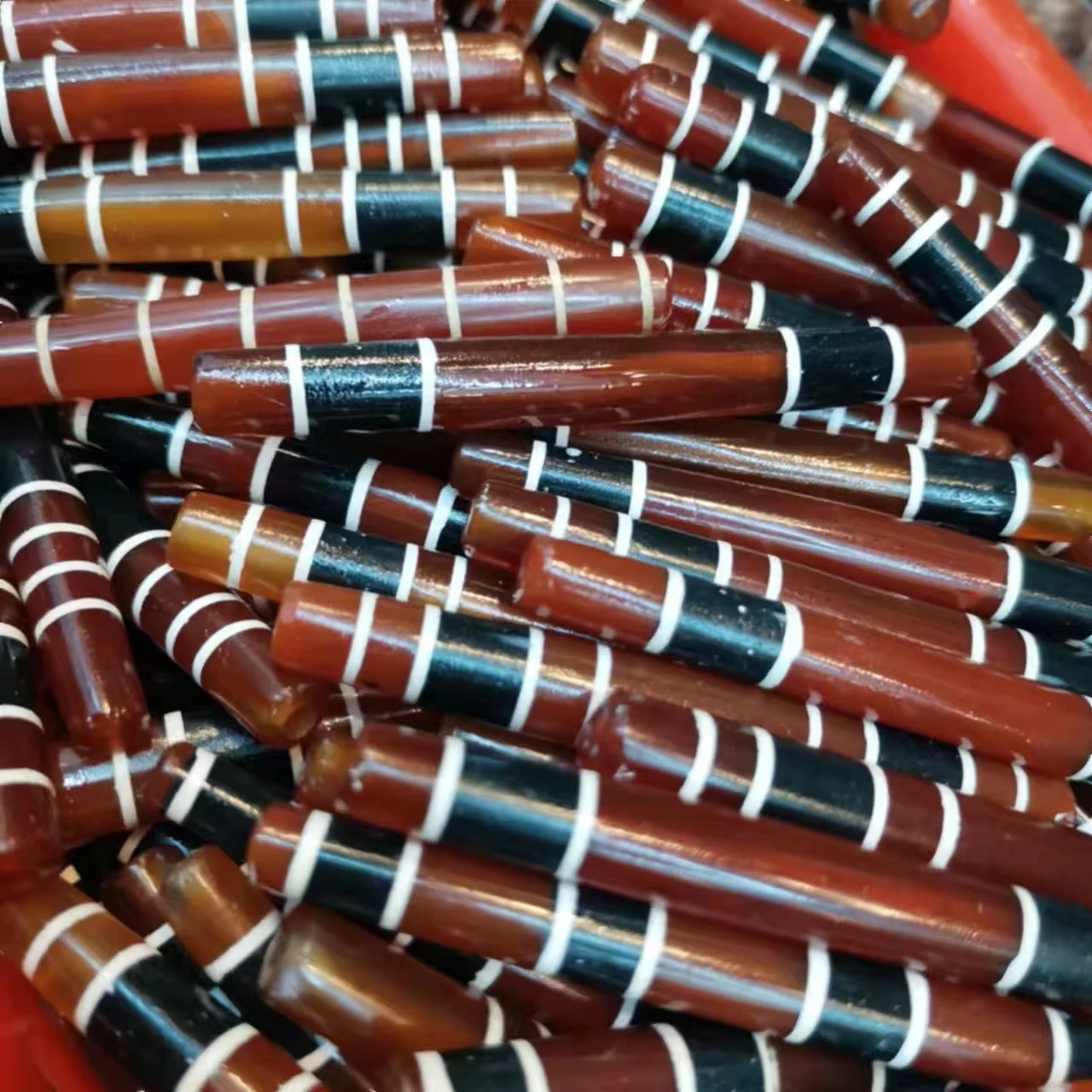 1pcs/lot Thousand-year historical heritage authentic West Asian ancient beads old carnelian three-color long-line beads Thin tub