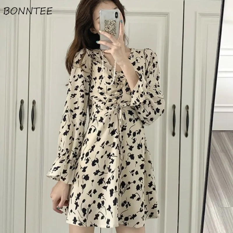 

Mini Dresses Women Vacation Temperament Print Pleated V-Neck Flare Sleeve Spring Fashion Korean Style Sexy All-match Streetwear