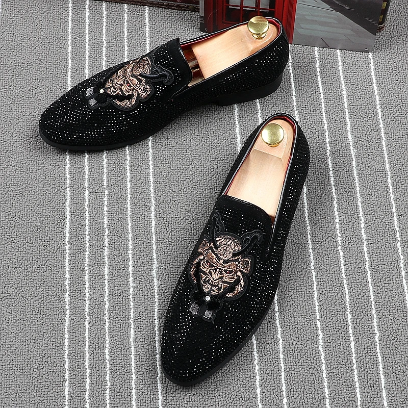 CuddlyIIPanda Men Fashion Casual Loafers Spring Summer Autumn Men Velvet Male Embroidery Note Party Dress Stage Shoes