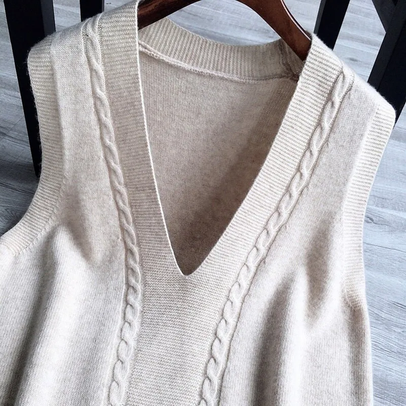 2024 New 100%Pure Wool Cashmere Vest Women V-Neck Thick Sleeveless Wild Sweater Autumn Large Size Waistcoat Knit Vest Pullover