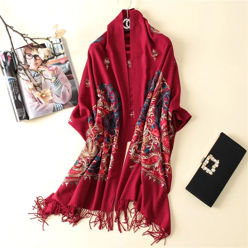 luxury brand women scarf high quality Embroider Flower winter cashmere scarves lady shawls wraps female pashmina echarpe