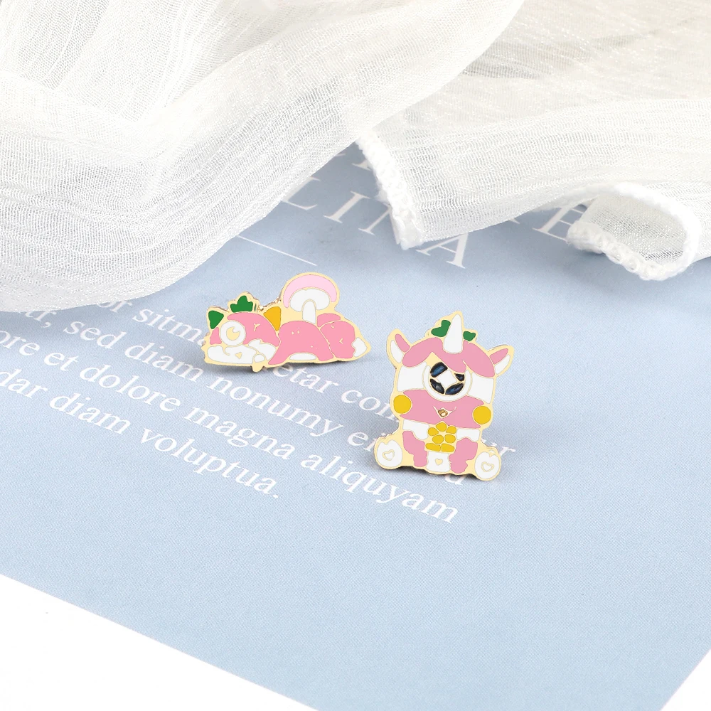 Cute Little Cow Enamel Brooches Personality One-eyed Monsters Pins Badges Women Bags Hats Jackets Jewelry Gifts For Kids Friends