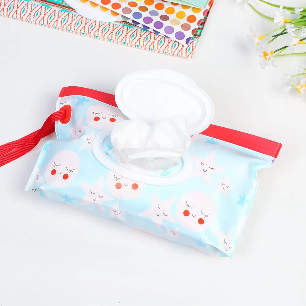 Mode Feuchttücher Tasche Tragbare Flip Abdeckung Kosmetische Beutel Snap-Strap Kosmetische Beutel Tissue Box Tragetasche Kinderwagen Zubehör