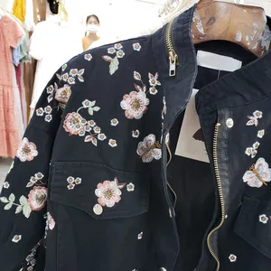 Lange mittelgroße Grabenjacke für Frauen, koreanische Mode, gestickte Blume, Outwear, Schwarz, Weiß, Armeegrün, weibliche Jacke 6 Hauptverkäufe Trenchcoat Weiß - №5