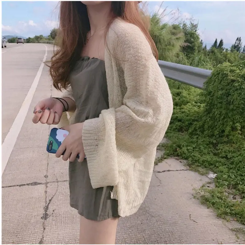 Atasan Pantai Wanita Katun Musim Panas Cardigan Lengan Panjang Kerah V Atasan Pantai Kasual Fashion Gaya Korea Tipis Longgar Satu Warna