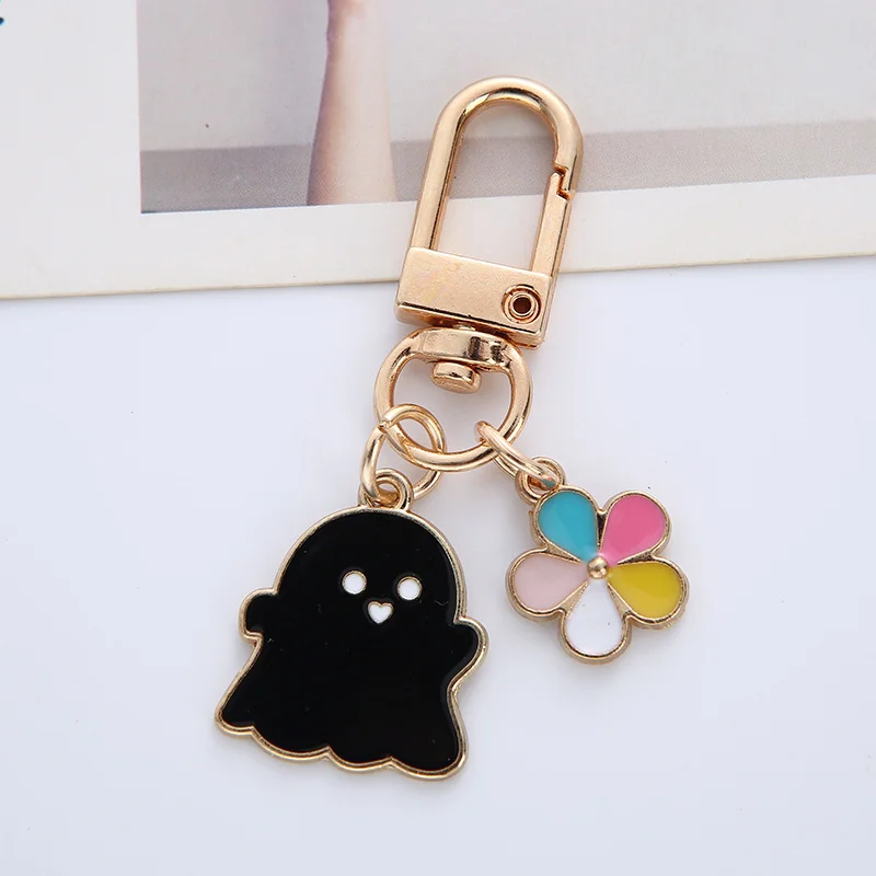 Llavero colgante con forma de fantasma pequeño para Halloween, soporte de llave de flor colorido, divertido, Kawaii, mochila, juguete decorativo, regalo de Kirsite