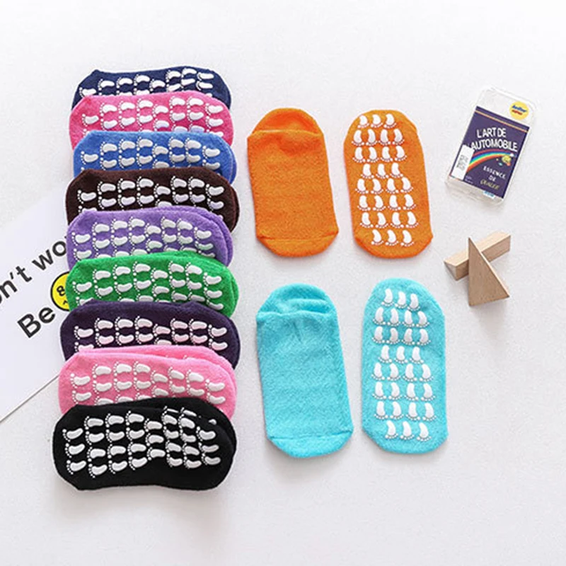 Fashion Short Silicone Dots Anti Slip Cotton Trampoline Socks Soccer Football Sports Socks Non-slip Floor Socks