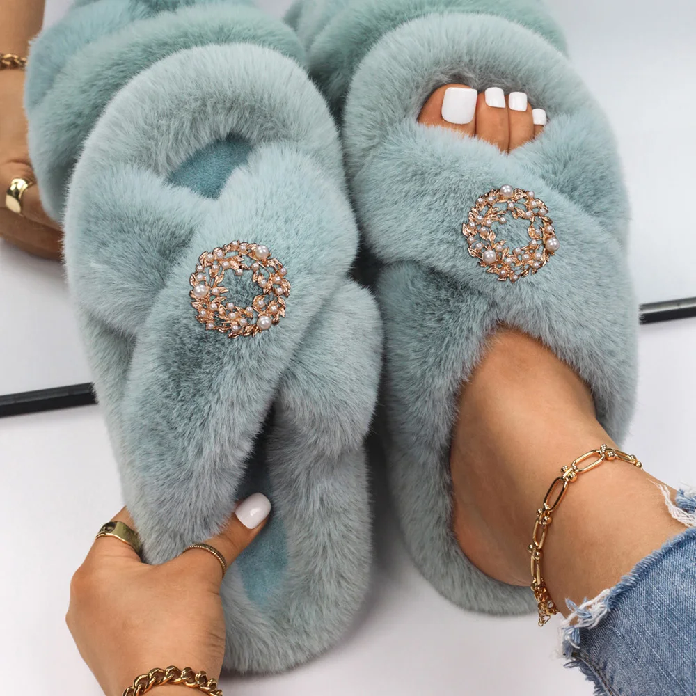 Fluffy Slides Flip Flops Female Pearl Wreath Indoor Slippers Designer Fur Sandals Plush Slippers Women Luxury Winter Warm Shoes