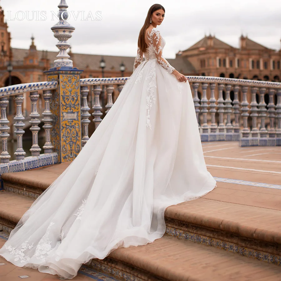 

Louis Novias sexy exquisite applique embroidery V-neck dream long sleeve open back Princess romantic wedding dress