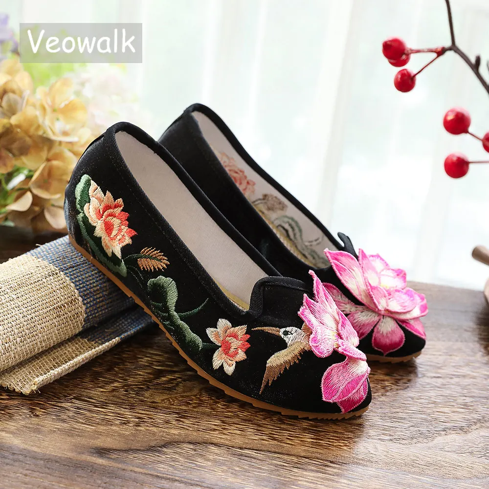 Veowalk New 3D Lotus Aplliques Women Pointed Toe Canvas Ballet Flats Flower Embroidered Slip on Comfort Cotton Shoes for Woman