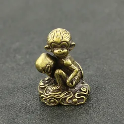 Mini Cute Monkey With Peach Brass Vintage Animal Statue Metal Figure Props Home Office Desk Decor Ornament Toy Gift