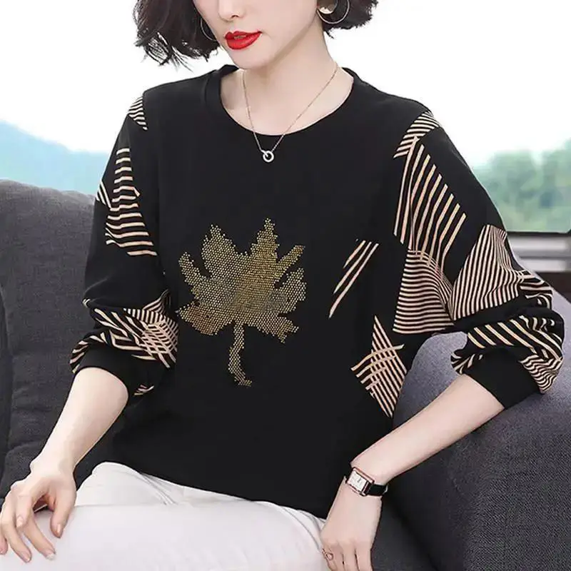 

Maple Leaf Casual 5XL Women Short Sleeve Blouses Shirts Black Tops Spring Autumn Loose O-Neck Temperament Blusas DM0095