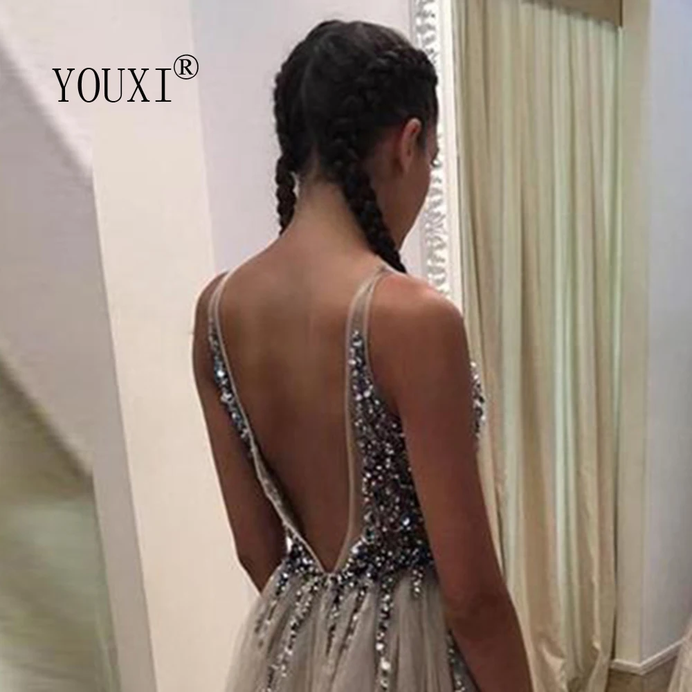 Gaun Prom manik-manik Panjang leher V 2024 gaun malam tanpa lengan leher V abu-abu terang gaun malam Tulle Split tinggi A-Line Backless De