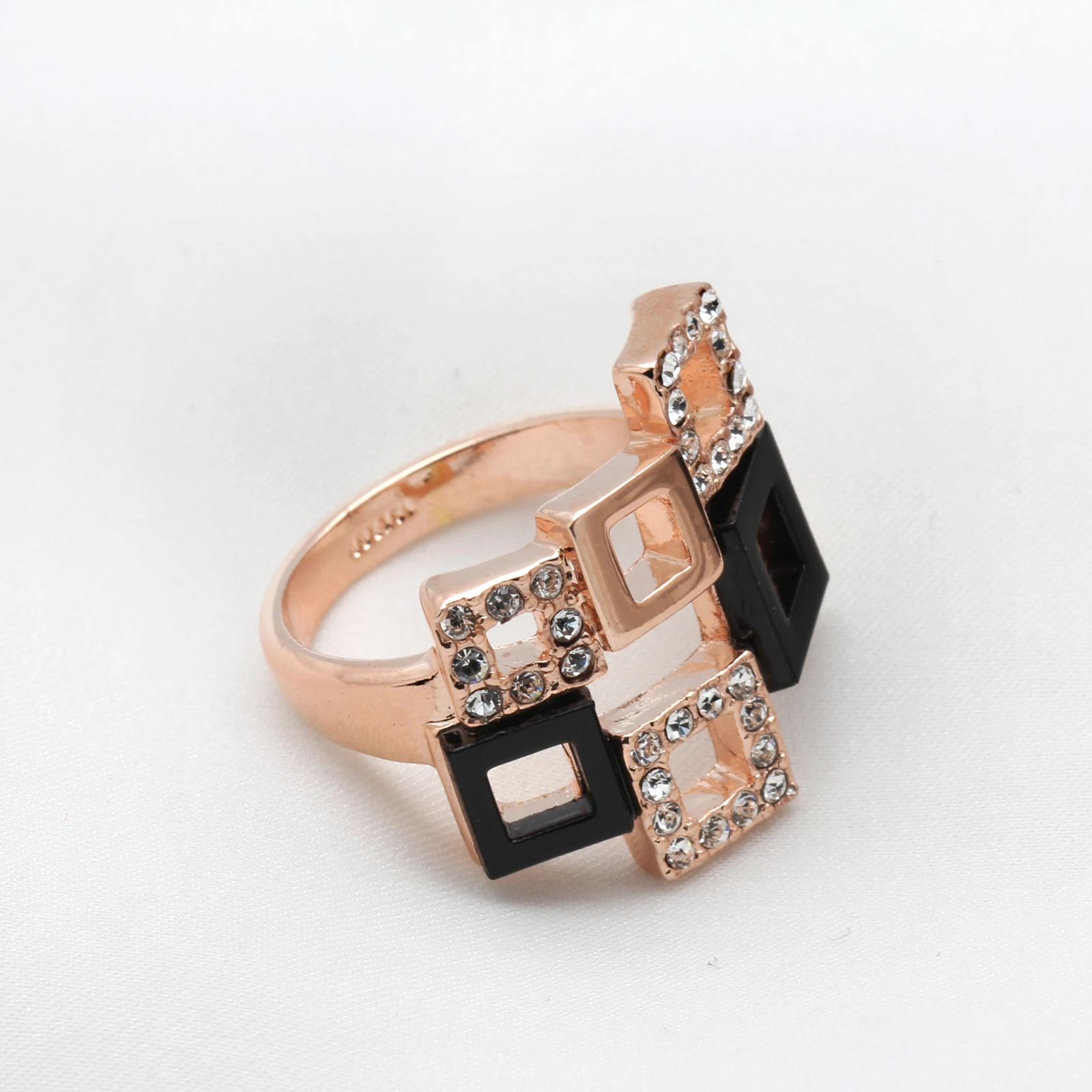 Unusual Party Square Acrylic Retro Rings for Women Rose Gold Color Zircon Cocktail Ring Accessories Fashion Jewelry DFR091