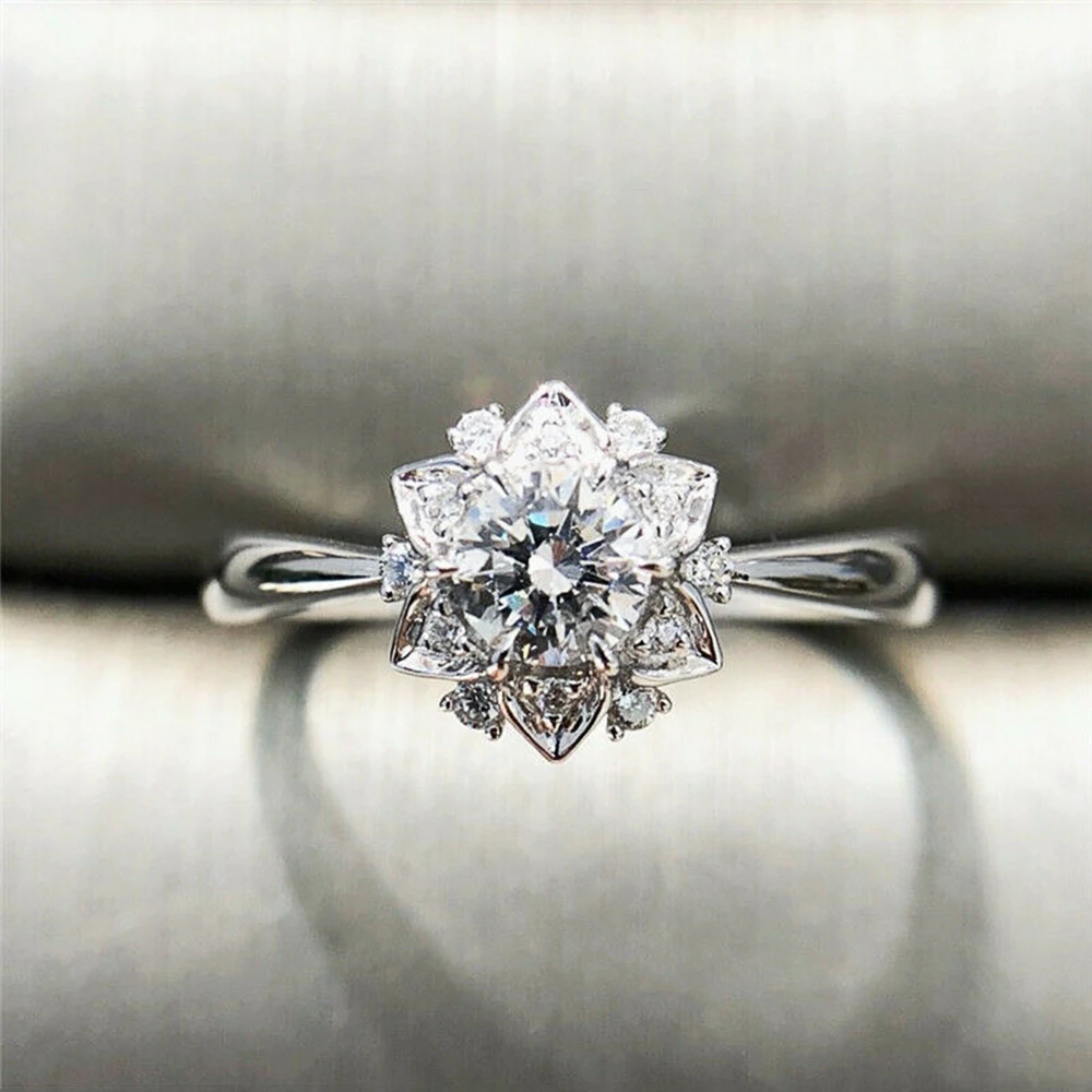 Huitan Romantic Flower Design Bridal Wedding Rings High Quality Shiny Crystal Zirconia Elegant Women Finger Ring Fashion Jewelry