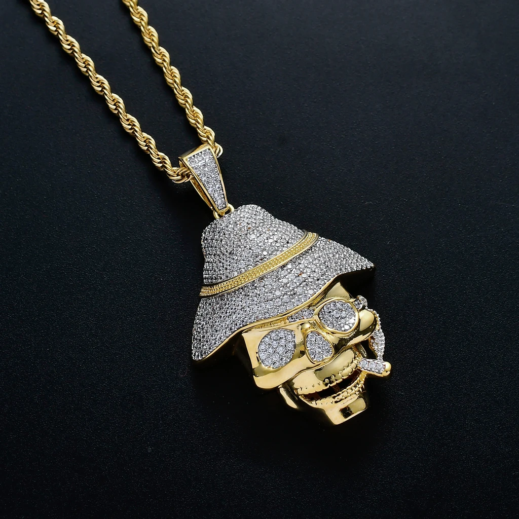 Movie Jewelry Pirates of the Caribbean Skull Pendant with Cigar Micro Paved Cubic Zirconia Stone Pendant Necklace Hiphop Joyas