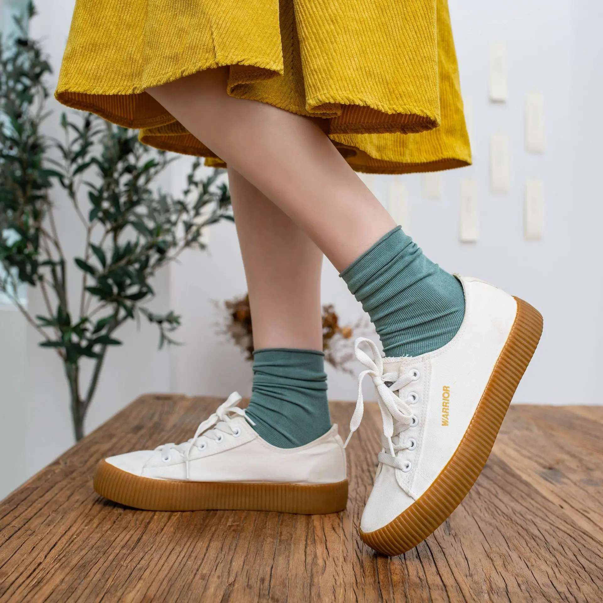 Vrouwen Sokken Effen Koreaanse Stijl Gekruld Rechte Heelless Mid-Buis Katoenen Sokken Snoep Kleur Japanse Harajuku Casual Stroken Sokken