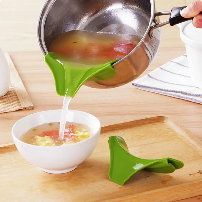 1Pcs Silicone Soup Funnel Kitchen Gadget Tools Water Deflector Tool Creative Anti-spill Silicone Slip-On Pour Spout Funnel