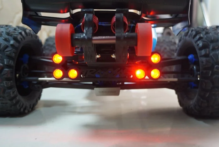 Vorne und hinten led scheinwerfer kombination für 1:10 TRAXXAS EREVO