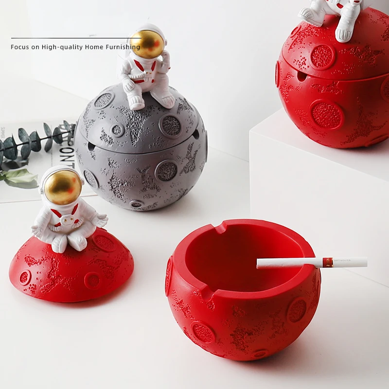 Fun cartoon space people moon ashtray Fashion shop living room decoration ashtrays